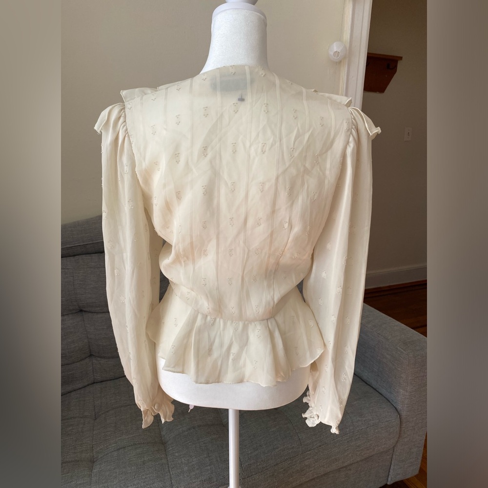 Robins Nest Ruffled Ivory Top Size S - Picture 4 of 8